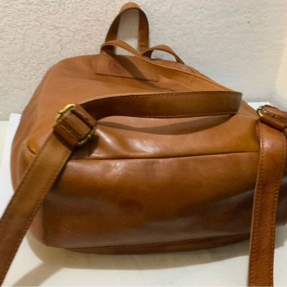 Madewell Large Lorimer Leather Backpack in English Saddle main image 7